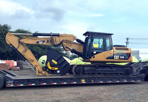 The new Caterpillar 319 arrives from Barcelona Llegada de la nueva CATERPILLAR 319