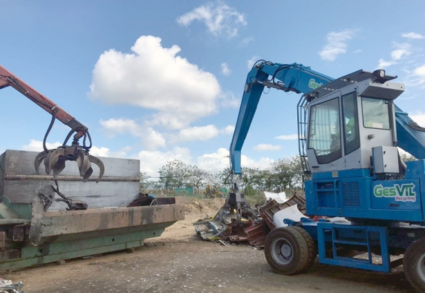 Adquirimos una nueva excavadora manipuladora Fuchs para un mejor reciclado Nueva maquina Fuchs